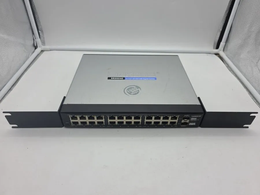 Коммутатор Cisco Small Bussiness 24 Port 10/100/1000 Switch SR2024C