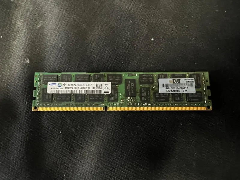 Модуль памяти HP 501536-001 Samsung 8gb 2Rx4 pc3-10600r-09-10-e1-p1 m393b1k70ch0