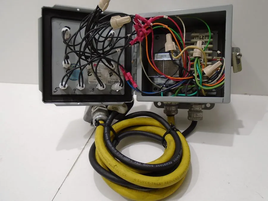Монтажный шкаф HOFFMAN A-606CH ENCLOSURE