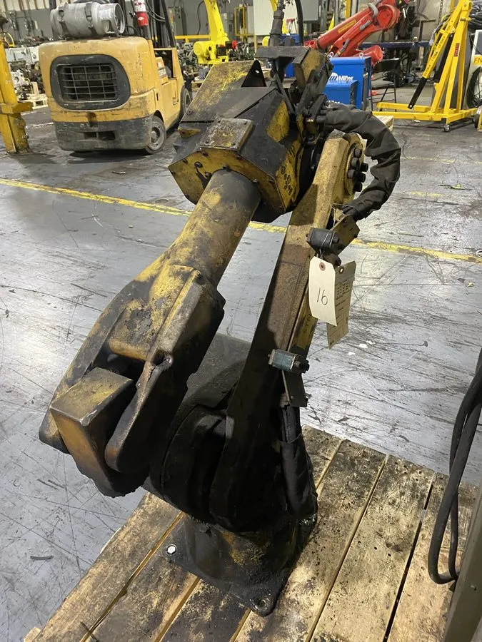 Оборудование ЧПУ FANUC ArcMate 100iB w/ R-J3iB Controls PARTS ONLY