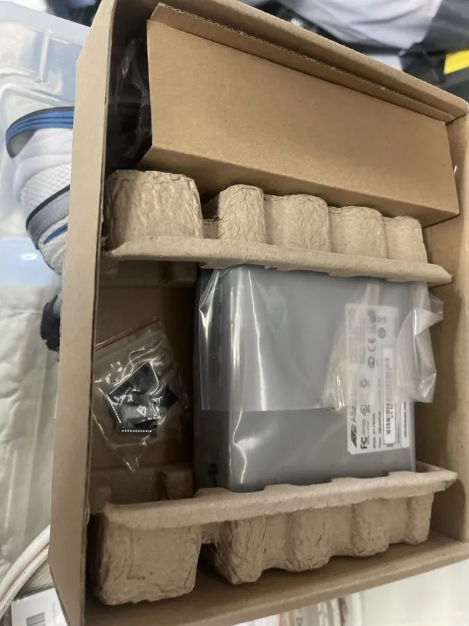 Коммутатор Allied Telesis AT-FS705L Ethernet Switch 5 ports 10/100Mbps — фото лота 4