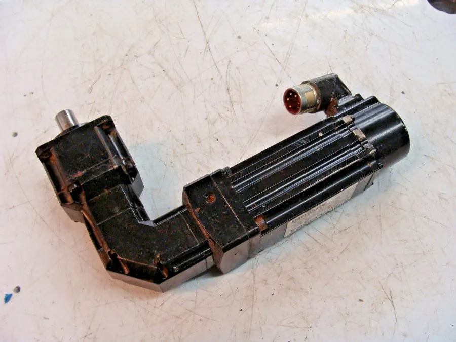 Серводвигатель Allen-Bradley VPL-B0632F-PJ12AA Kinetix VP Low Inertia Servo Moto