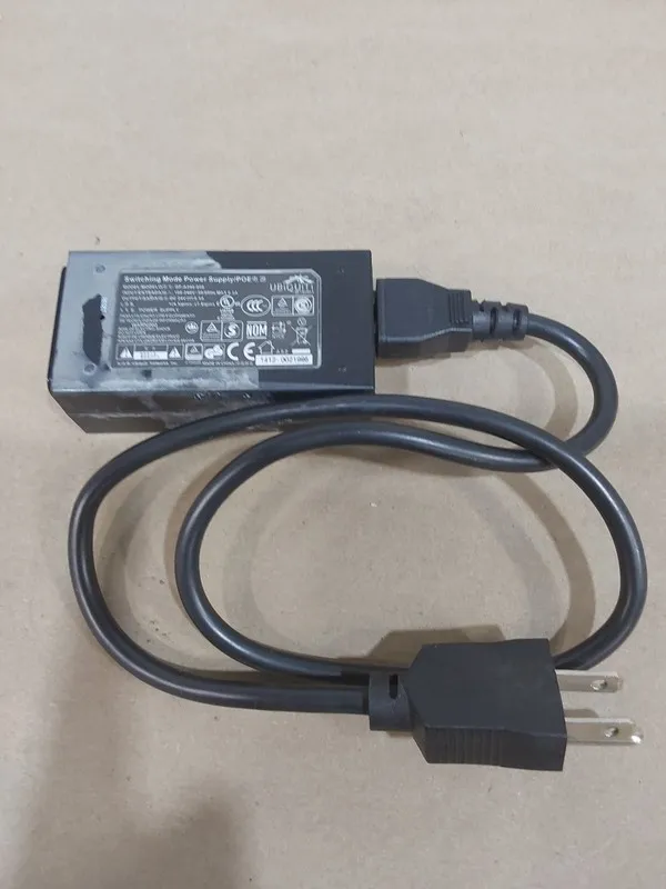 Коммутатор Ubiquiti U-POE-af Switching Gigabit PoE Injector GP-A240-050