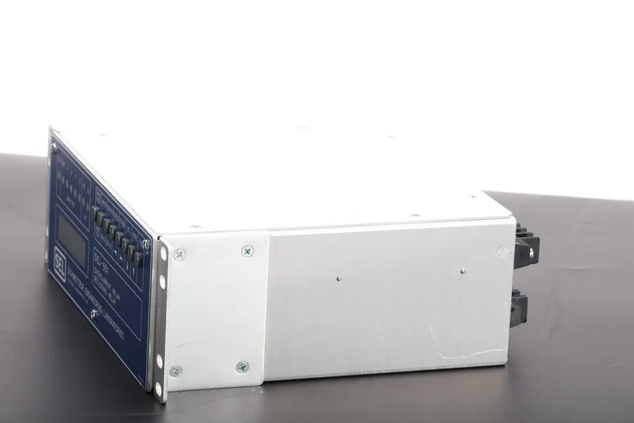 Реле защиты Ship SEL-551 OVERCURRENT RELAY RECLOSING 055100CX6X2X 220vdc