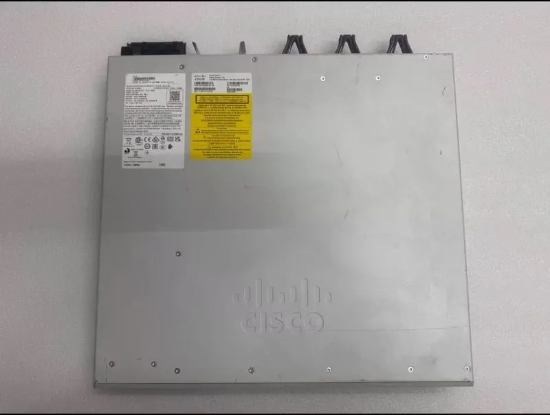 Коммутатор C9300L-24T-4G-E Cisco Network Switch 24Ports — фото лота 2