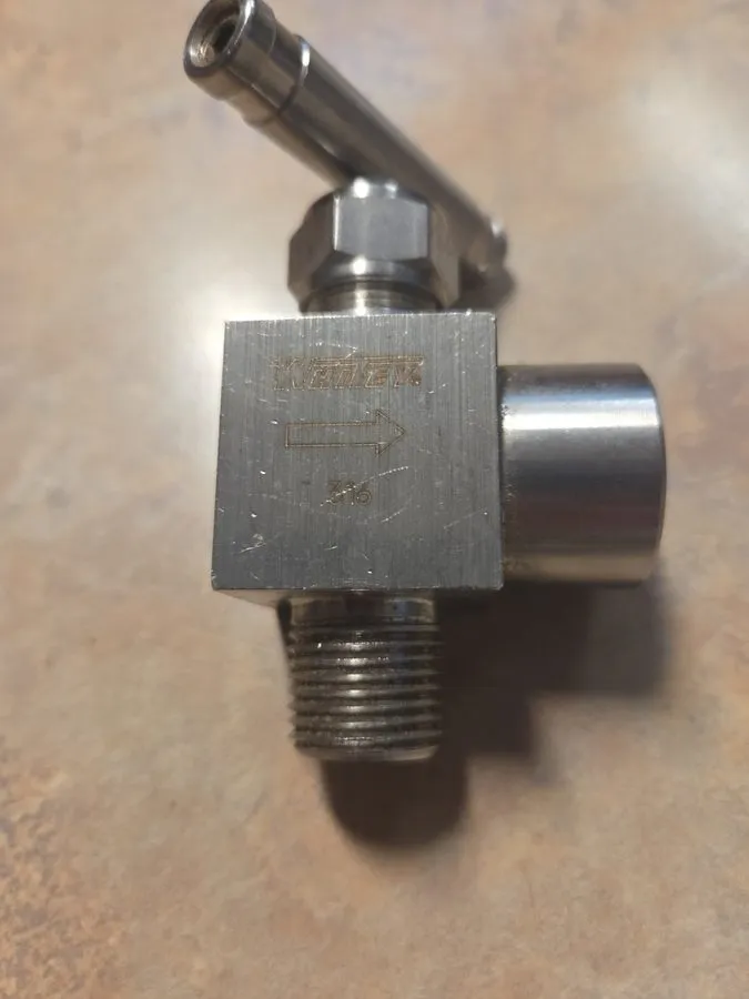 Клапан 1/2" Swagelok SS-6PNBGM8L-F8 Gauge Needle Valve w/ SS-26VM8-F8 Valve