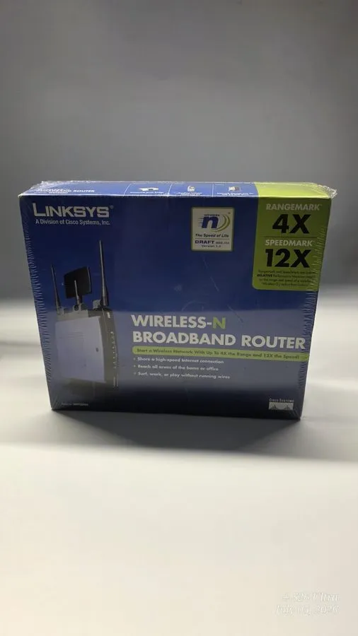 Маршрутизатор Linksys WRT300N 270 Mbps 4-Port Gigabit Wireless N Router