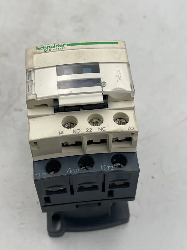 Контактор Schneider Electric LC1D12U7 TeSys Contactor 3Pole 25A 240V Coil 690V U