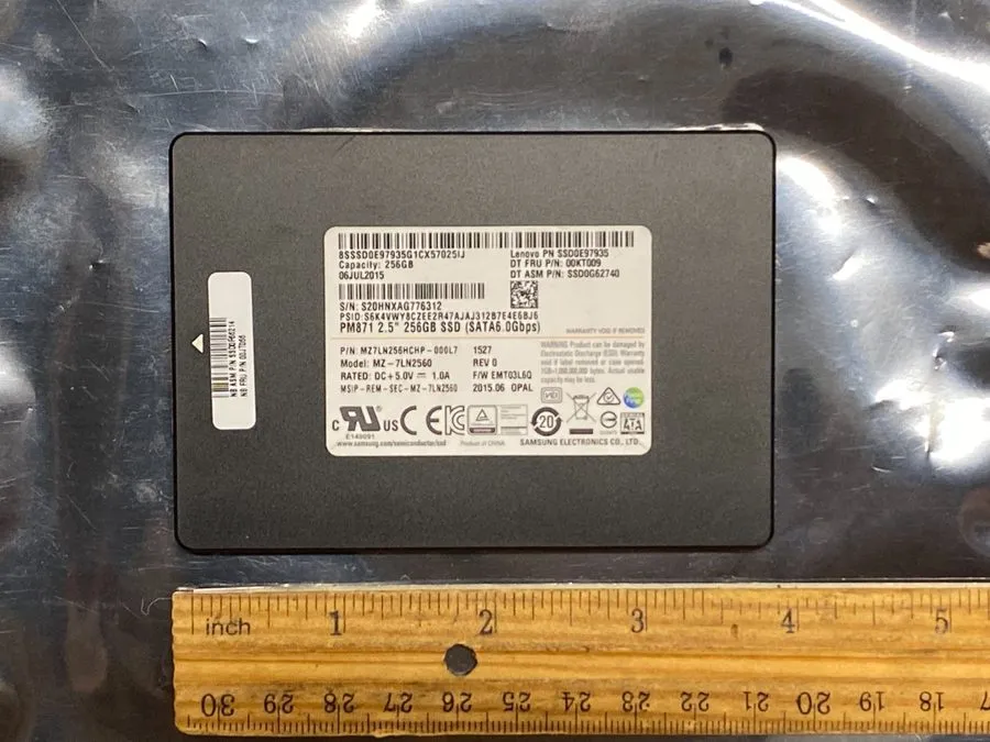 SSD-накопитель Samsung PM871 256GB SSD 2.5" SATA MZ-7LN2560 Health Status Good