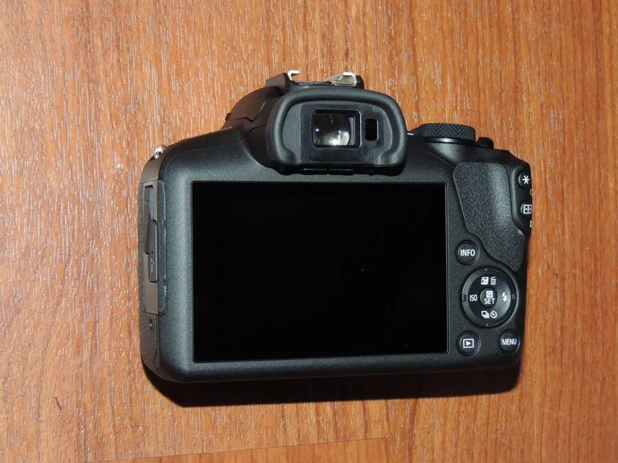 Фотокамера Canon EOS R100 EOS R Mirrorless 24.1MP Black w/ RF-S 18-45mm Lens