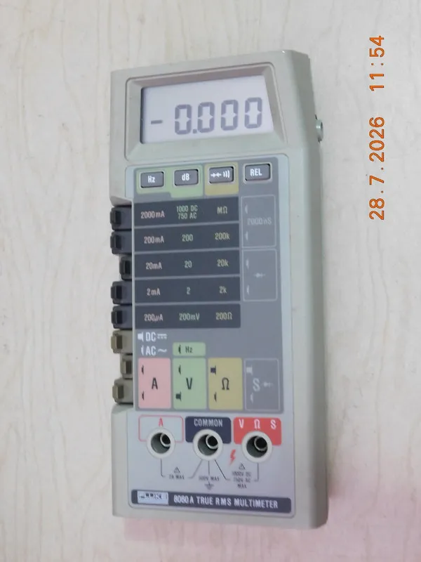 Мультиметр FLUKE 8060A TRUE RMS MULTIMETER W/ LEADS . 3