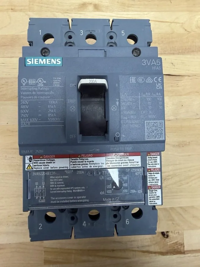 Автоматический выключатель 1-SIEMENS 3VA4110-6ED34-0AA0 3 POLE 100A 3VA4 CIRCUIT