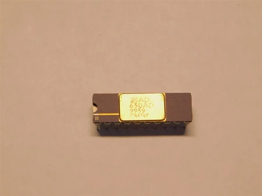Микросхема Analog Devices AD630AD Balanced Modulator / Demodulator IC 20-SBDIP