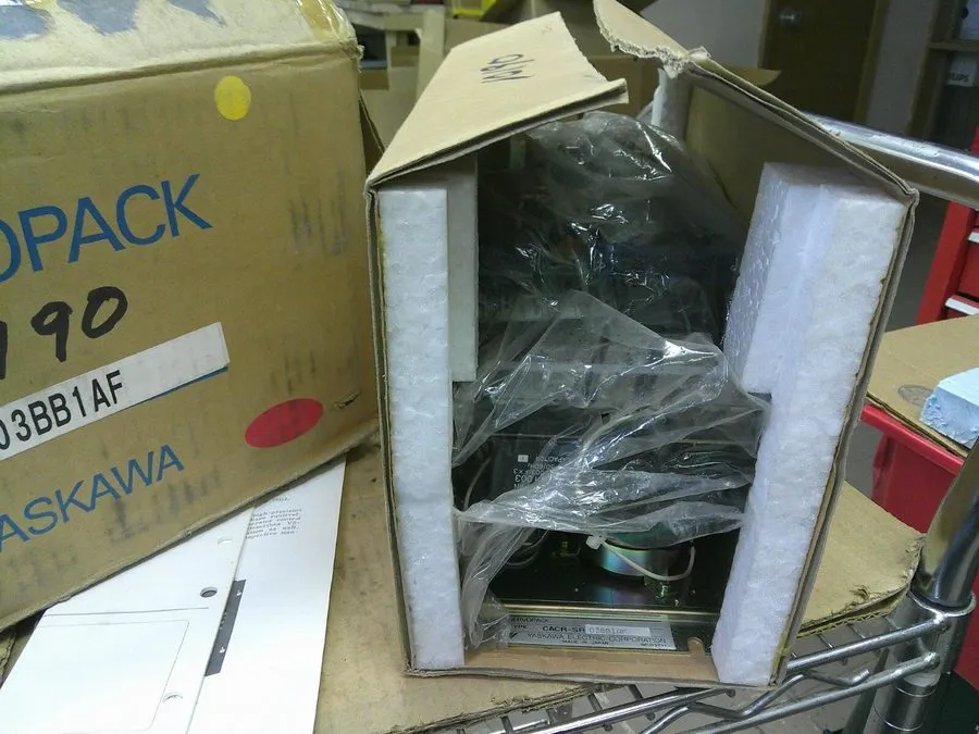 Сервопривод YASKAWA CACR-SR03BB1AF SERVOPACK