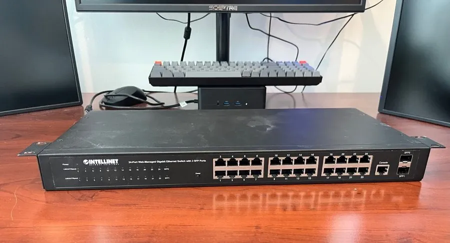 Коммутатор Linksys ‎(LGS124) 24 Port Rack Mountable Ethernet Switch