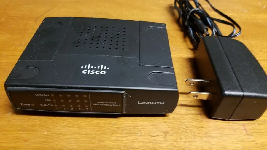 Коммутатор Linksys EtherFast (EZXS55W) 5-Ports External Switch