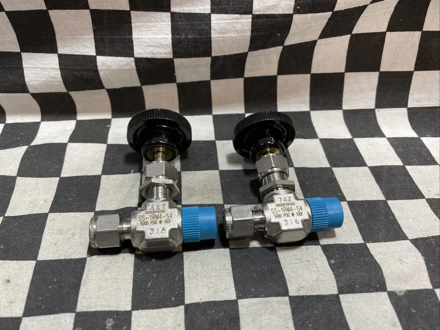Клапан Swagelok SS-1RM4-S4 Stainless Steel Integral Bonnet Needle Valve FNSP