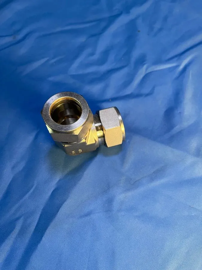 Фитинг SS-1610-3