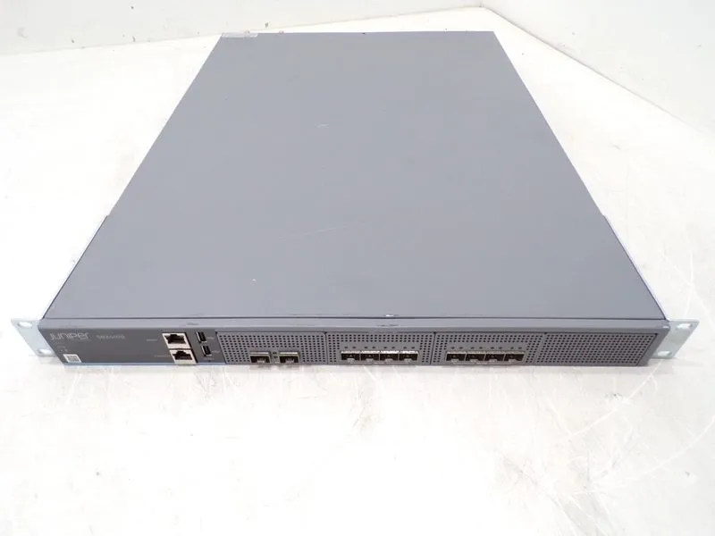 Межсетевой экран Juniper SRX4100-SYS-JB-AC 8-Port 10G SFP+ Secure Services Gatew — фото лота 1