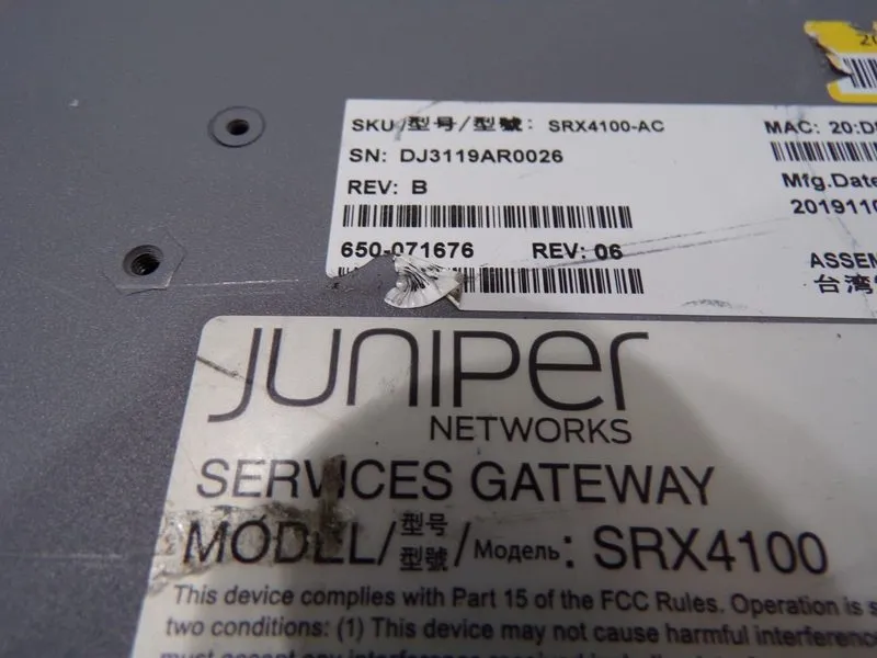 Межсетевой экран Juniper SRX4100-SYS-JB-AC 8-Port 10G SFP+ Secure Services Gatew — фото лота 3