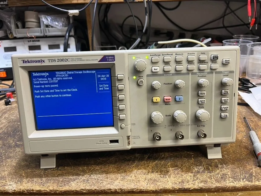 Осциллограф Tektronix TDS2002C Digital Storage Oscilloscope 70MHz 1GS/s 2CH