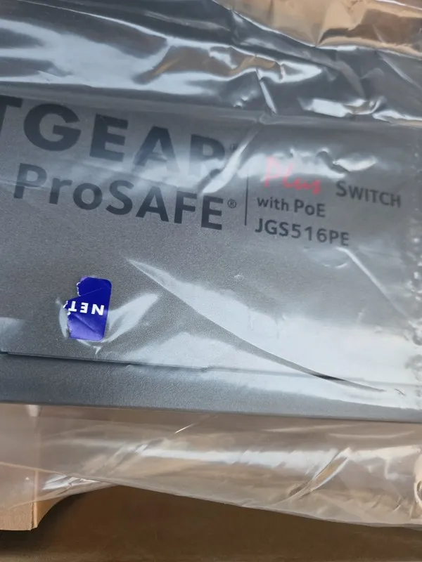 Коммутатор NETGEAR ProSAFE JGS516PE 16-Port Gigabit + PoE Network Switch; 616119