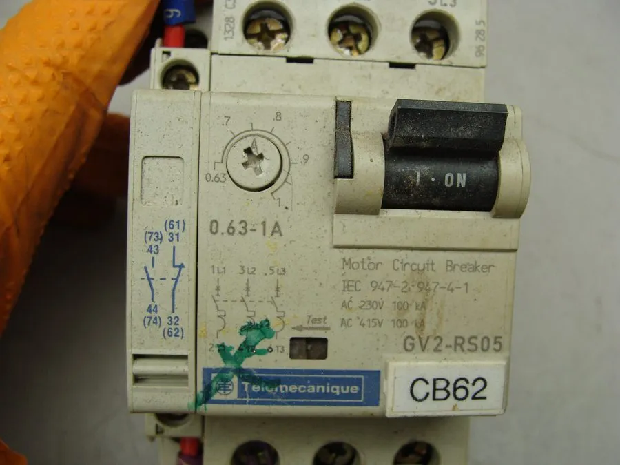 Автоматический выключатель Telemecanique GV2-RS05 3P Circuit Breaker .63-1A & 30