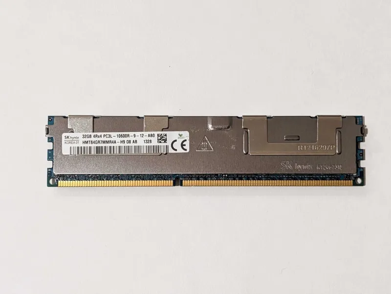 Модуль памяти SK Hynix 32GB HMT84GR7MMR4A-H9 D8 AD DDR3 PC3L-10600R Server RAM A