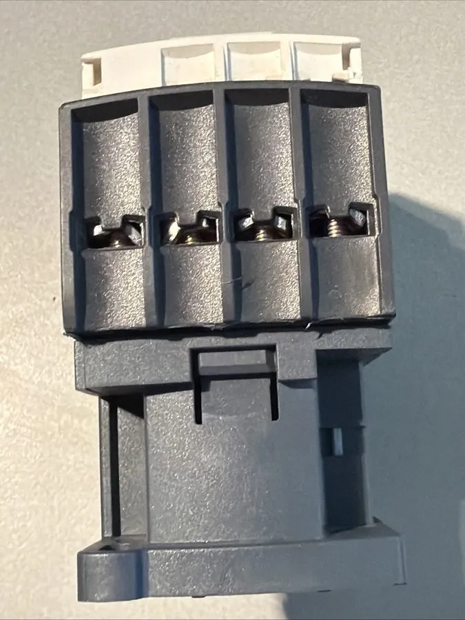 Контактор Schneider Electric LC1D128E7 TeSys D Contactor 4-Pole 2S+2NO 25A 48V A — фото лота 2