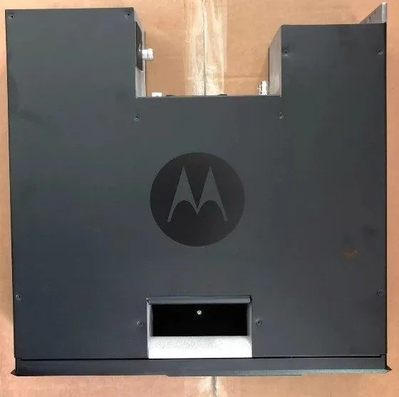 Ретранслятор Motorola SLR8000 UHF Digital Repeater (100 Watts)