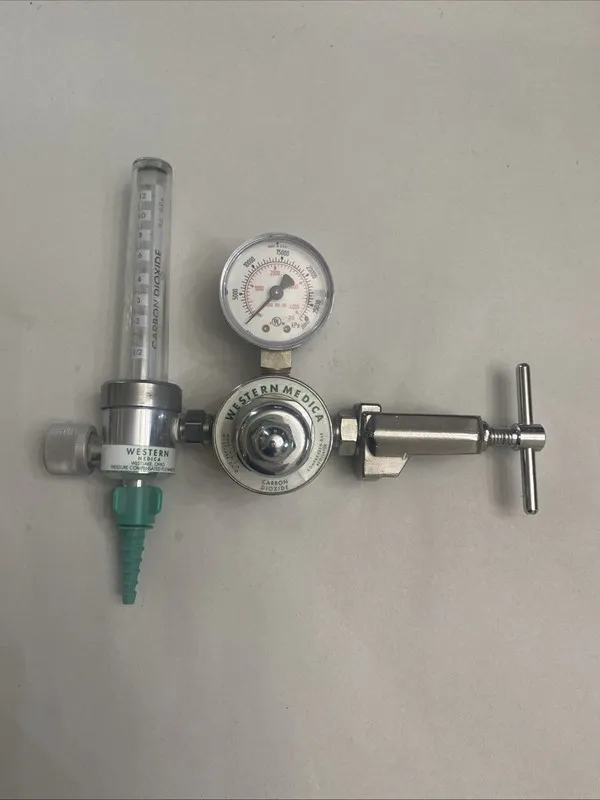 Трубопроводная арматура Western Medical M1-940-12FM Carbon Dioxide Pressure Regu