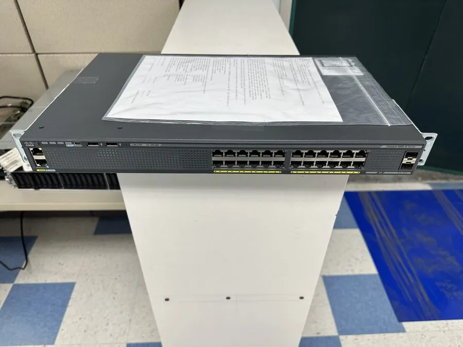 Коммутатор Cisco WS-C2960X-24TS-LL Switch 24 Ports Gigabit + 2 SFP