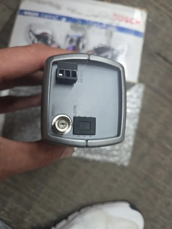 Камера x Bosch VBN-5085-C21 AN 5000 960H Indoor WDR Box Analog Camera No Lens — фото лота 3