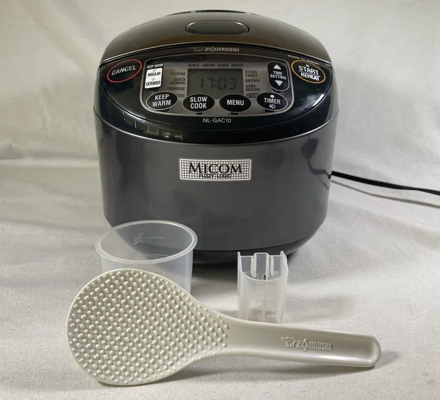 Рисоварка Zojirushi NL-GAC10BM 5.5 Cup Uncooked Umami Micom Rice Cooker and Warm — фото лота 1