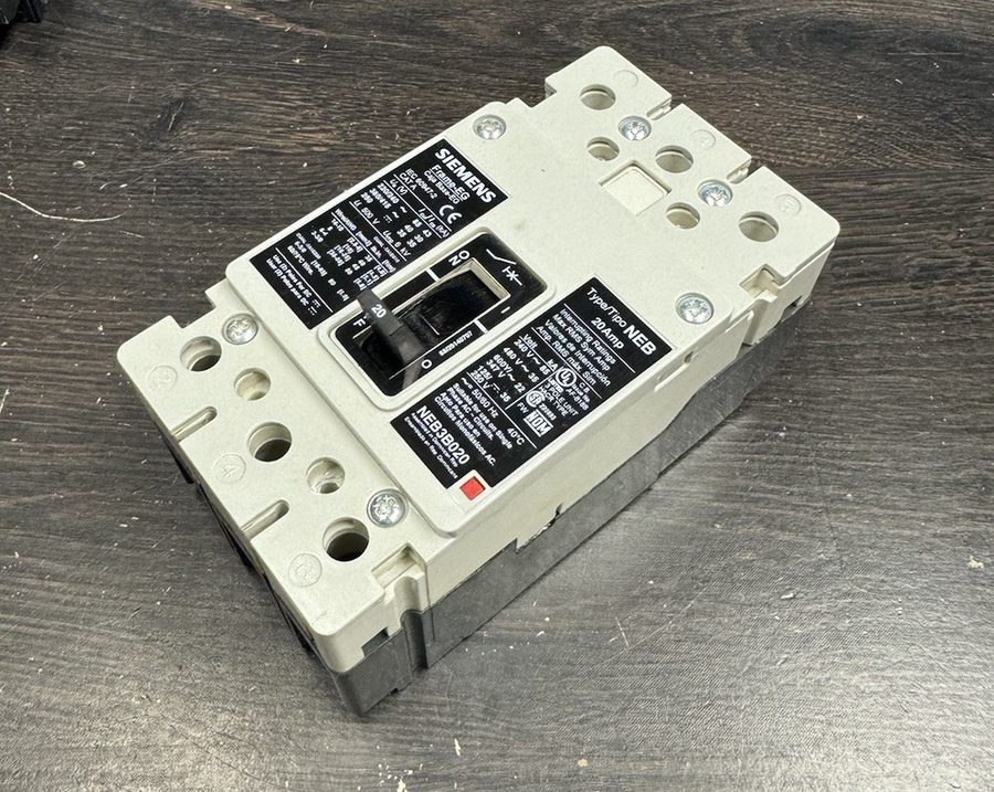 Автоматический выключатель NEB3B020 Siemens 20 Amp 600V 3 Pole Bolt On Circuit B