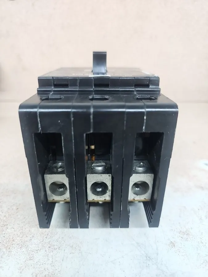 Автоматический выключатель SQUARE D EDB34035 EDB 3 POLE 35AMP 480v CIRCUIT BREAK