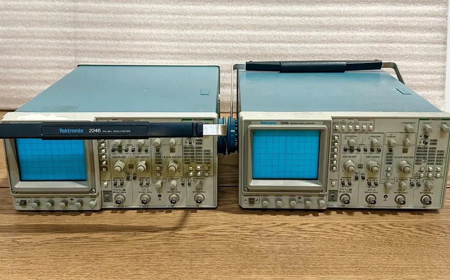 Осциллограф TEKTRONIX 2246 4 Channel 100 MHz Oscilloscope
