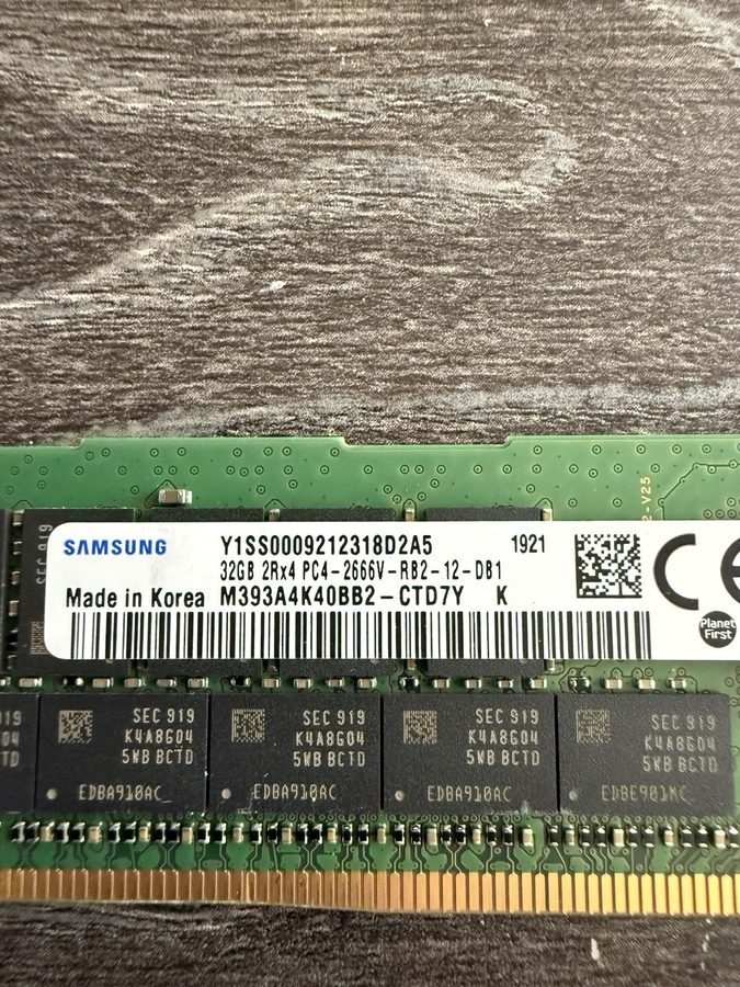 Модуль памяти Samsung 32GB DDR4-2666 ECC RDIMM HPE 840758-091 850881-001 M393A4K