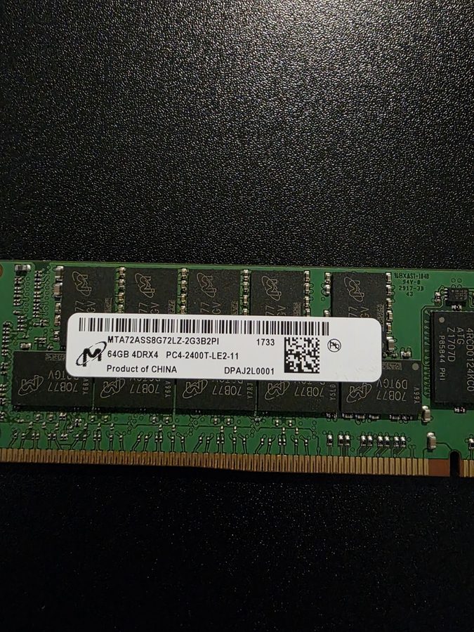 Модуль памяти Micron 64GB DDR4 SDRAM PC4-2400T ECC Registered RDIMM 288-Pin MTA7
