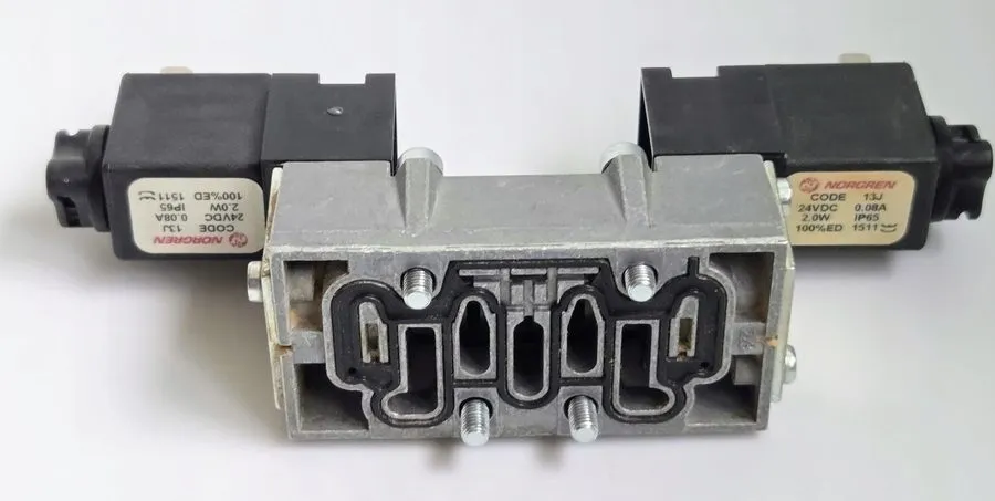 Электромагнитный клапан Norgren SXE9773-Z50-60/13J 5/3 Way Pneumatic Directional — фото лота 1