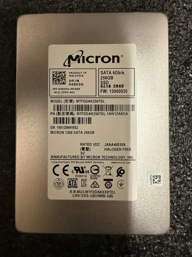 SSD-накопитель Micron 1300 Internal SSD MTFDDAK256TDL 256GB TLC SATA III 2.5"