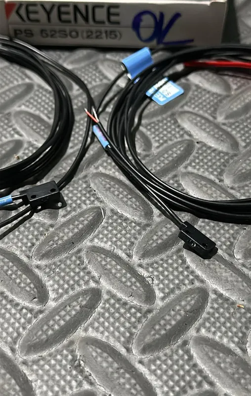 Фотоэлектрический датчик KEYENCE PS-52SO Photoelectric Sensor Set Fiber Optic Sw — фото лота 1