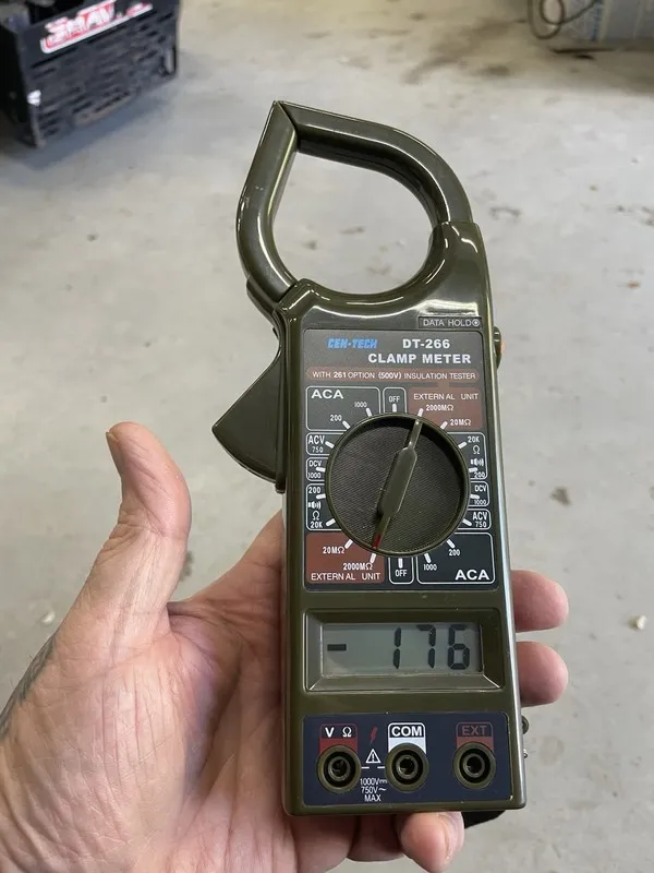Мультиметр CEN-TECH DT-266 Digital Clamp Meter CAT II AC/DC Multimeter with Lead — фото лота 1