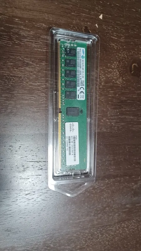 Модуль памяти Samsung M393A2K40BB1-CRC0Q 16GB DDR4 PC4-2400T ECC Workstation Ser