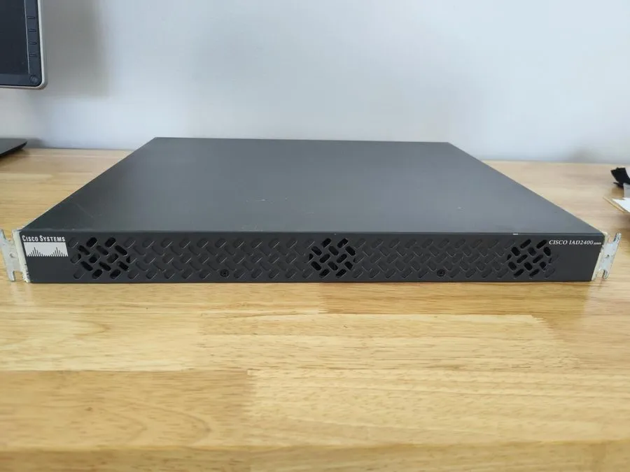 Маршрутизатор Cisco IAD2431 2-Port 10/100 Wired Router (IAD2431-16FXS)