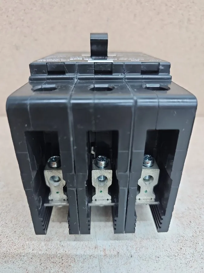 Автоматический выключатель SQUARE D EGB34015 Circuit Breaker,15A,Bolt On,277/480