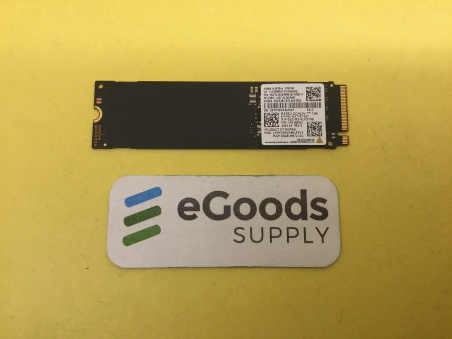 SSD-накопитель Samsung PM991a 256GB NVMe M.2 2280 SSD MZ-VLQ256B PCIe Gen3