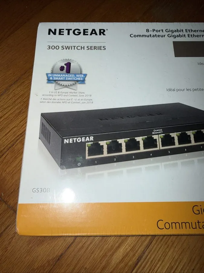 Коммутатор NETGEAR GS308 8-Port Gigabit Ethernet Unmanaged Switch Desktop Wall M — фото лота 1