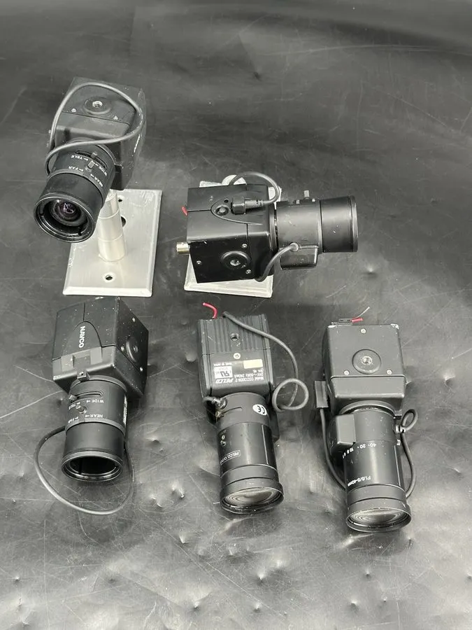 Камера Lot 5 Pelco CCC1380UH-6 Security Color Camera W/ 5-40mm 540TVL OSD 12VDC