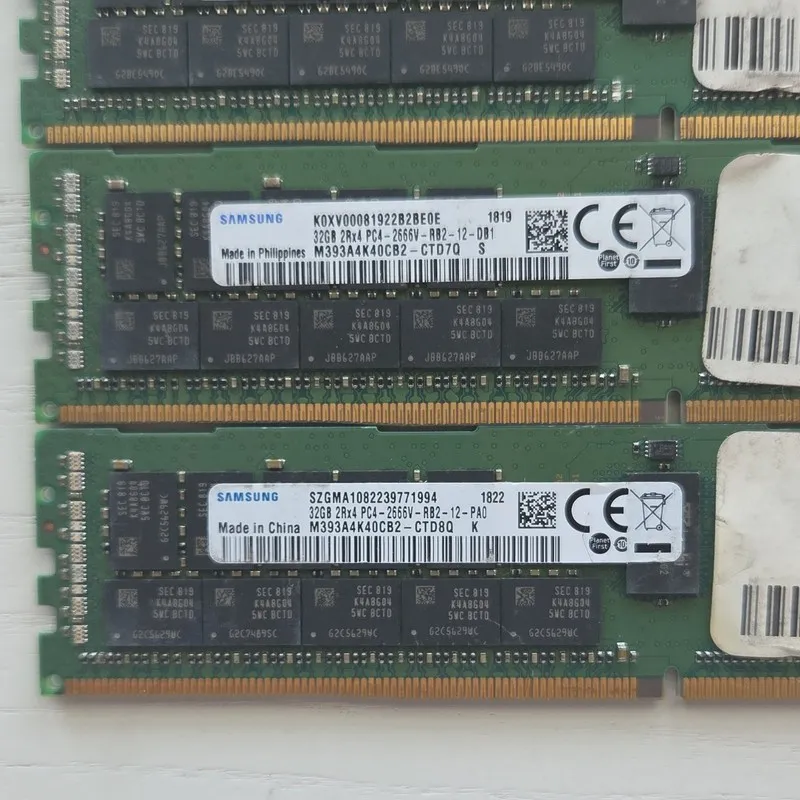 Модуль памяти Samsung 160GB (5x32GB) DDR4 RDIMM ECC Registered PC4-2666V M393A4K